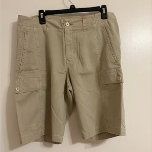 Men's Tommy Bahama Cargo Shorts - Khaki shorts size 33